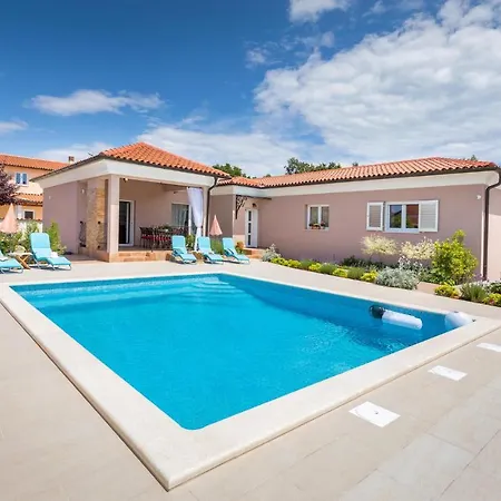 Amazing In Pula With Outdoor Swimming Pool *