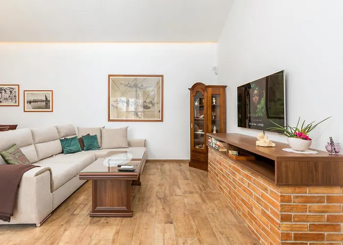 Vakantiehuis Stunning In Pula