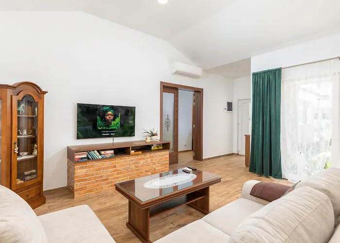 Vakantiehuis Stunning In Pula