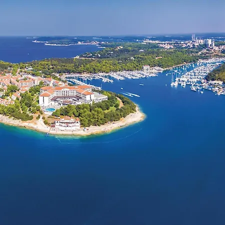 Front In Pula